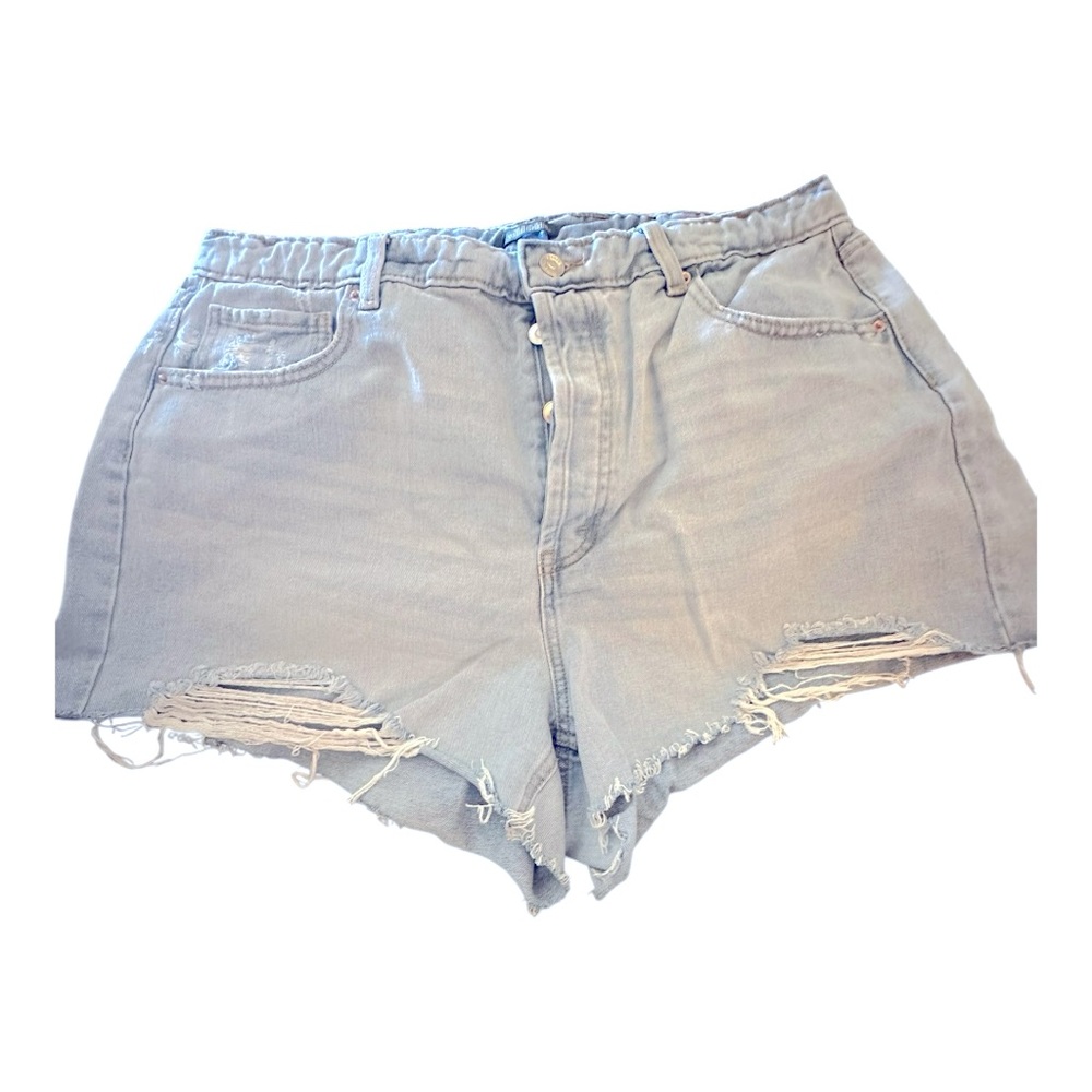 Wild fable light wash distressed jean shorts. Size 14